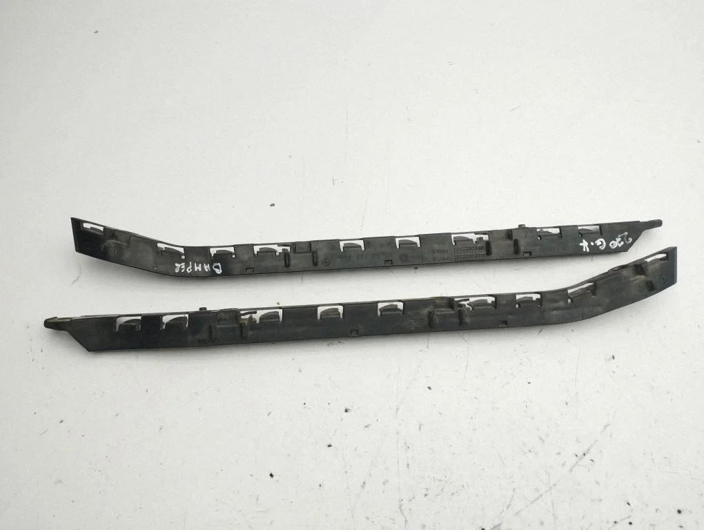 Rear bumper mounting bracket A2048800630