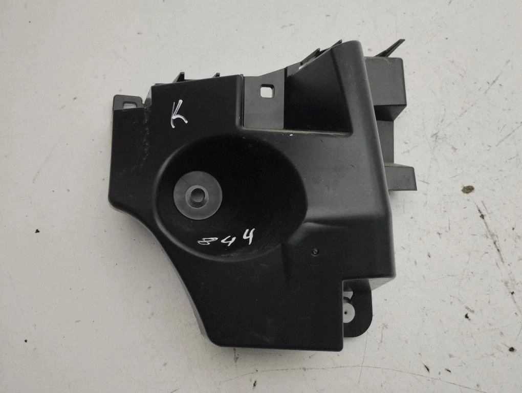 Rear bumper mounting bracket 9831818980