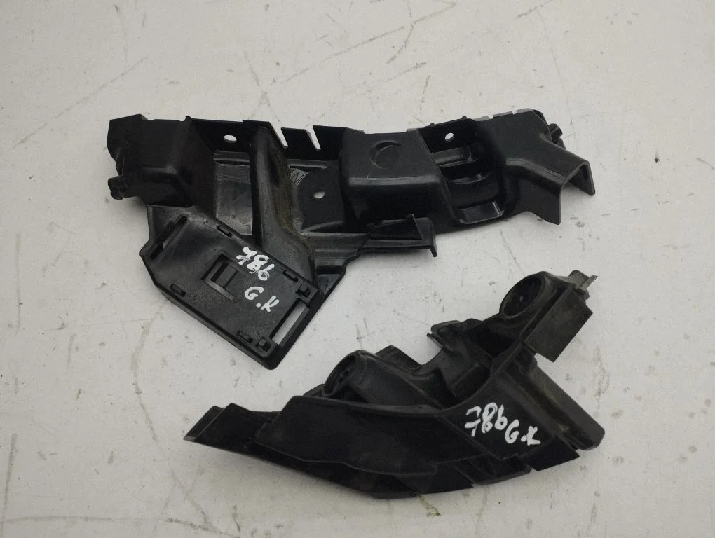 Rear bumper mounting bracket 5FA807377