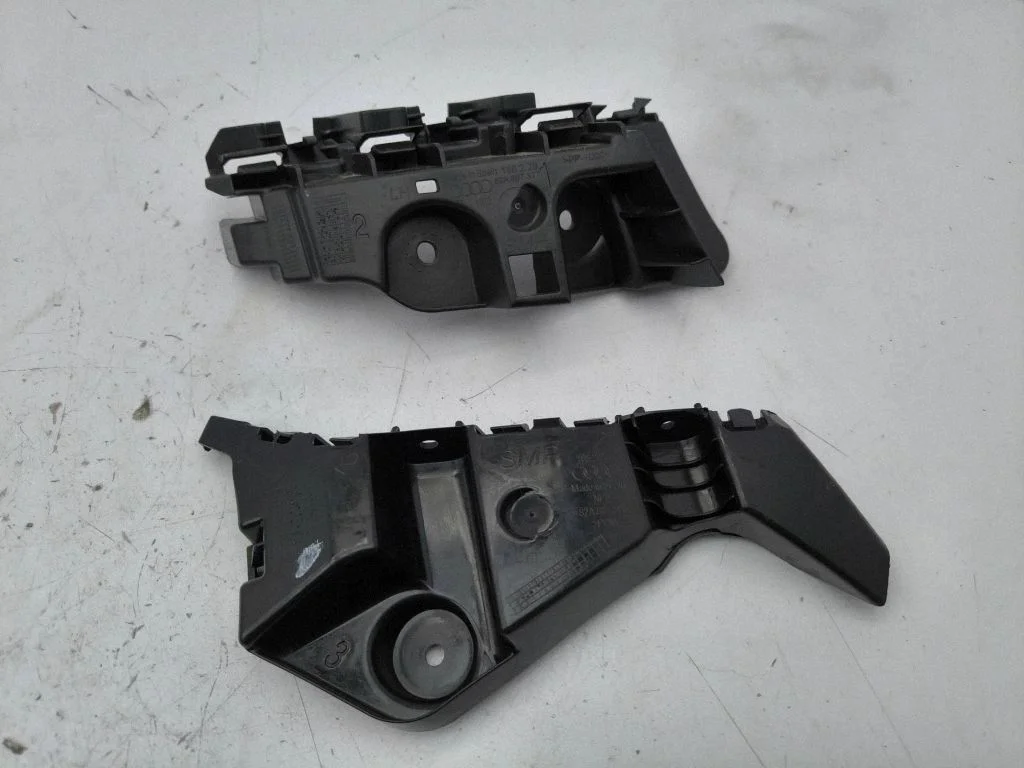 Rear bumper mounting bracket 82A807393