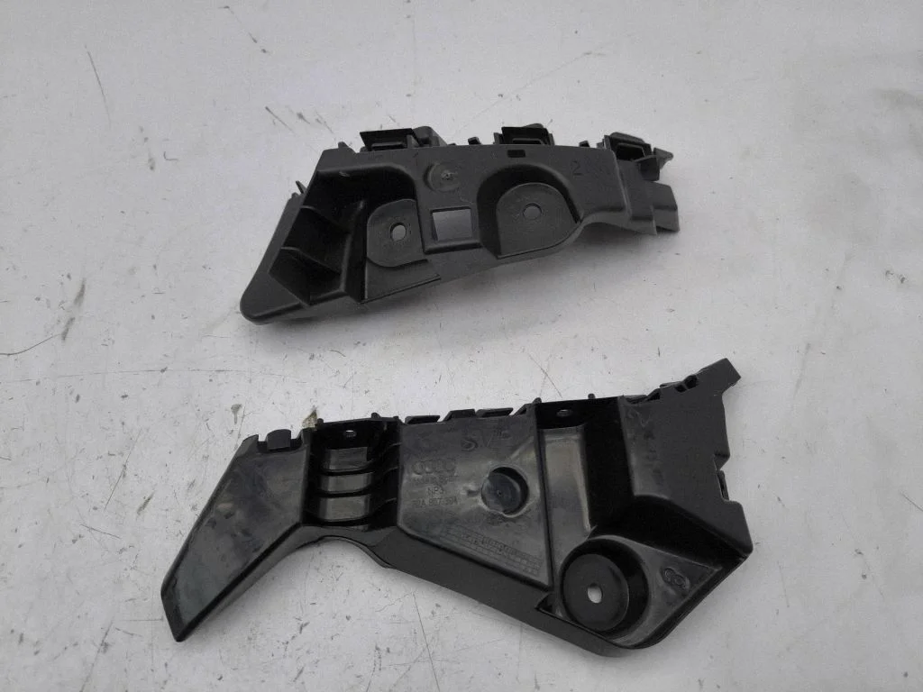 Rear bumper mounting bracket 82A807394