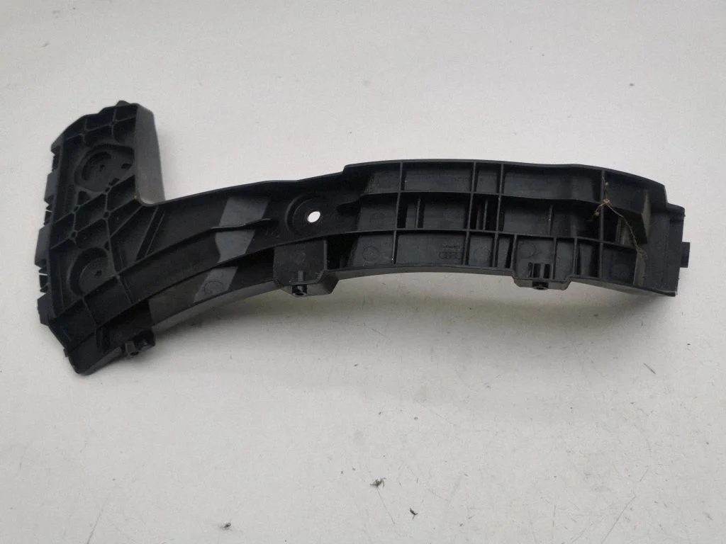 Rear bumper mounting bracket 81807253