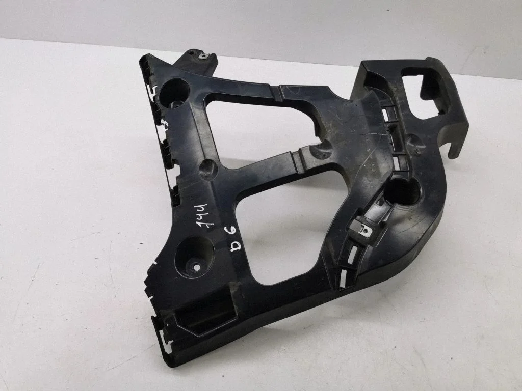 Rear bumper mounting bracket 7158446