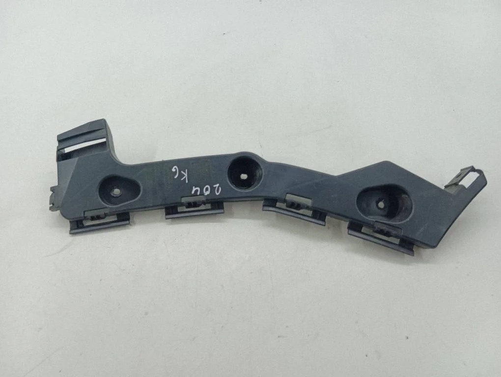 Rear bumper mounting bracket AM51R17E851