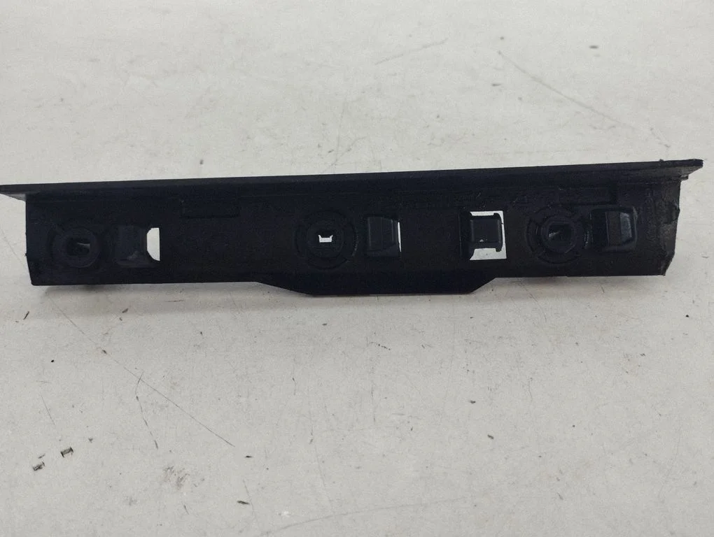 Rear bumper mounting bracket 4G8807890