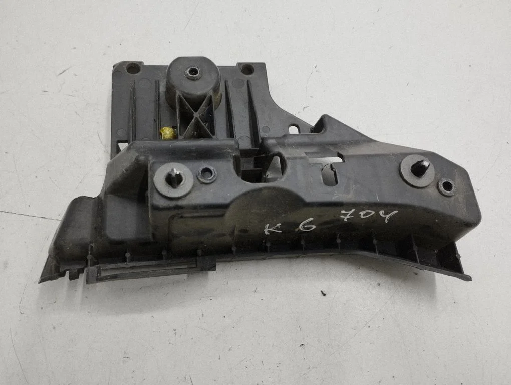 Rear bumper mounting bracket JX7B17D981A1
