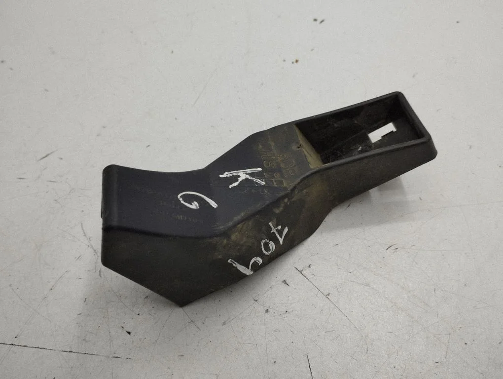 Rear bumper mounting bracket JX7BA17B919A1