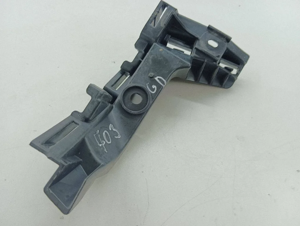 Rear bumper mounting bracket 6F9807378D