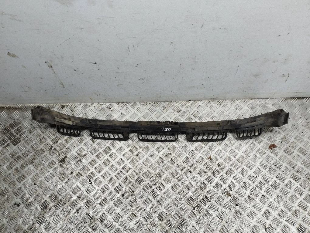 Rear bumper mounting bracket – Seat Ateca (2016-)