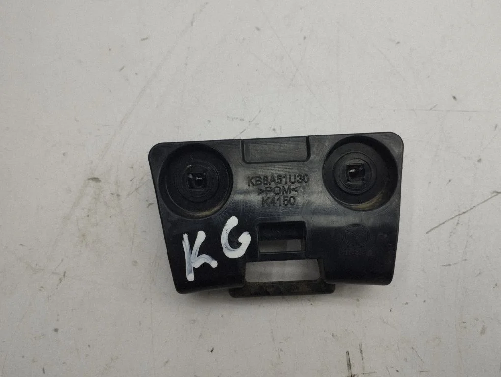 Rear bumper mounting bracket KB8A51U30