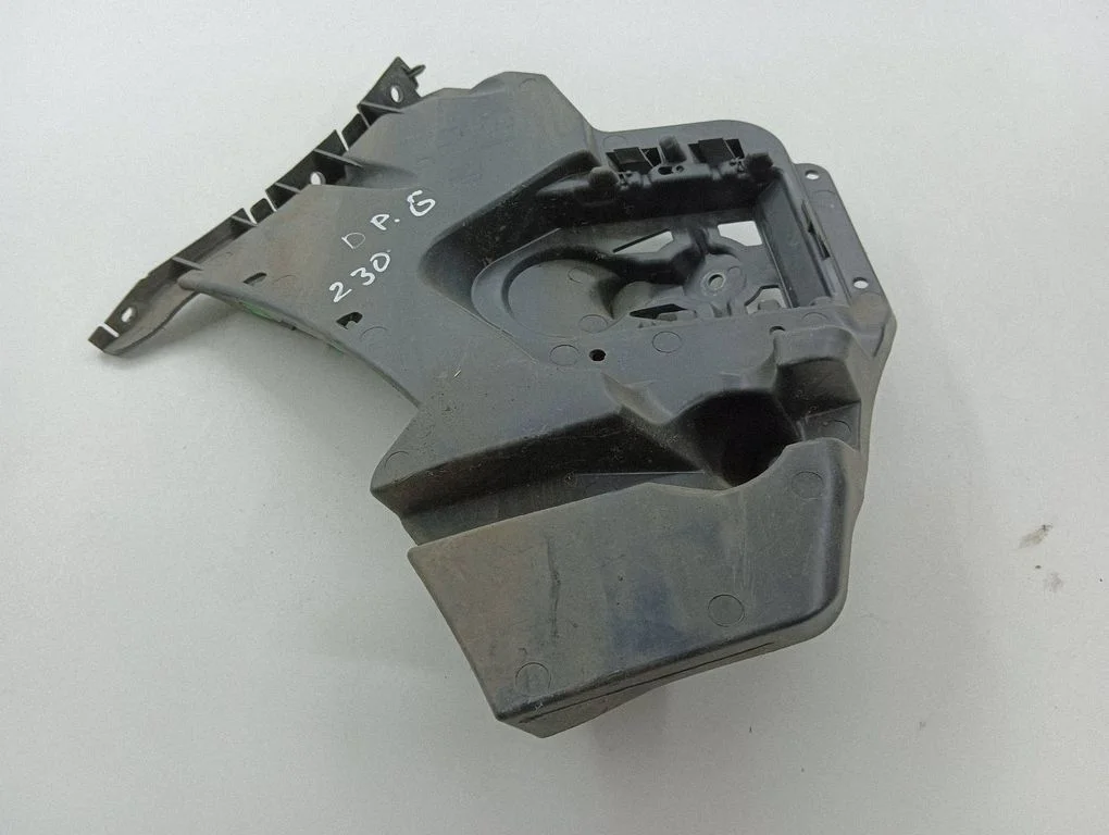 Rear bumper mounting bracket 31395103