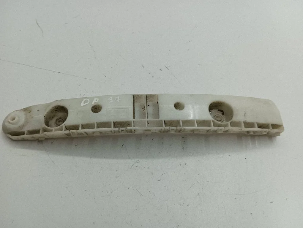 Rear bumper mounting bracket 85228BA61A