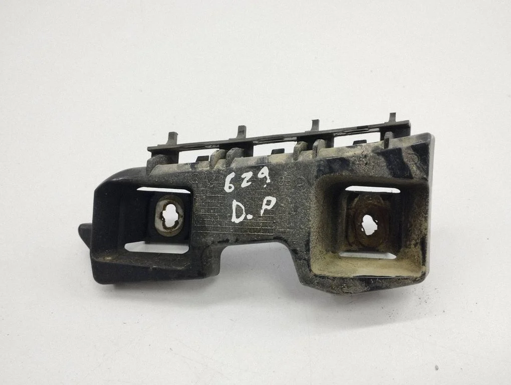 Rear bumper mounting bracket A2048851465