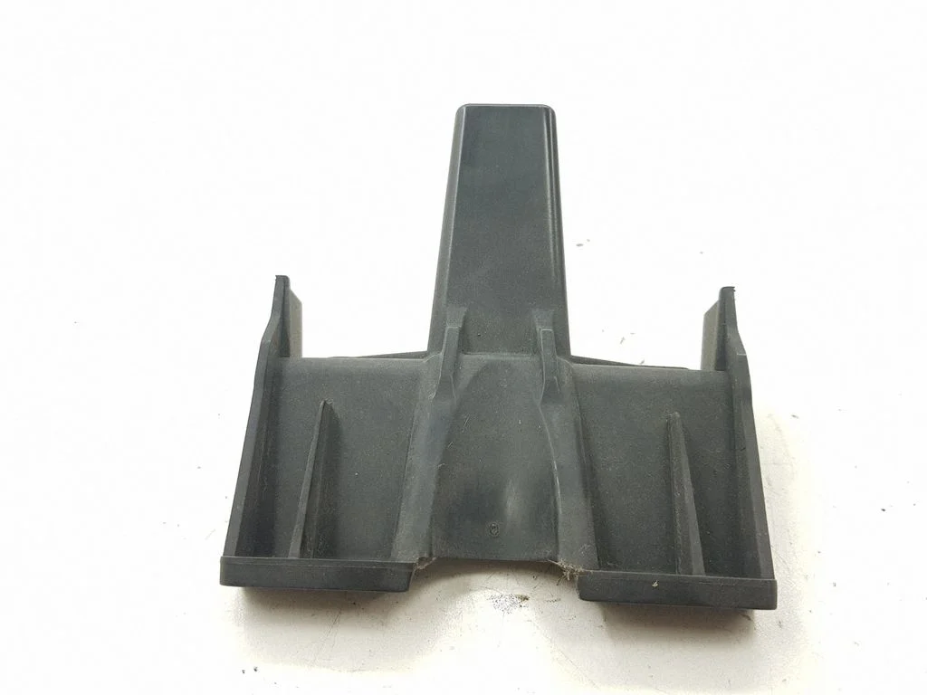 Rear bumper mounting bracket 4G8807381