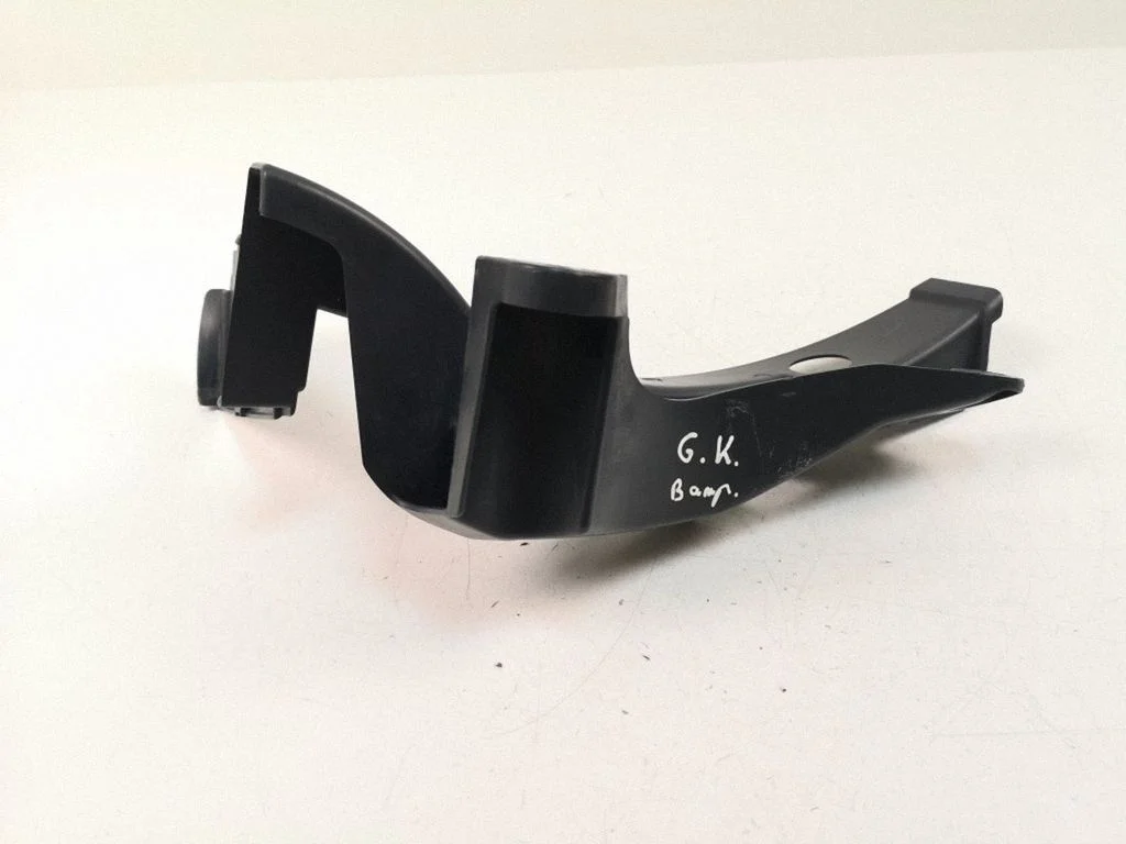 Rear bumper mounting bracket 9685552577