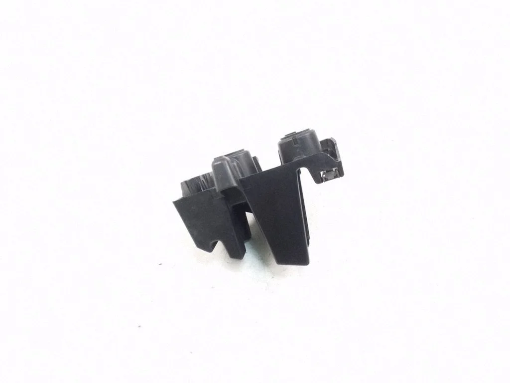 Rear bumper mounting bracket 9681048380