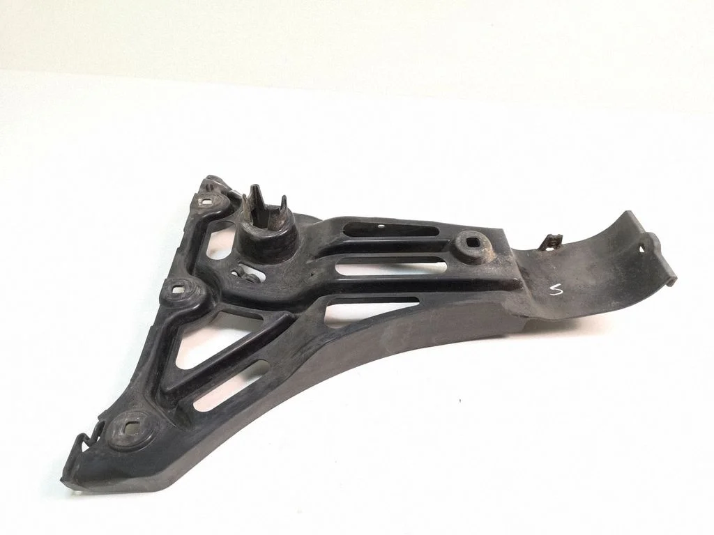 Rear bumper mounting bracket 7897193