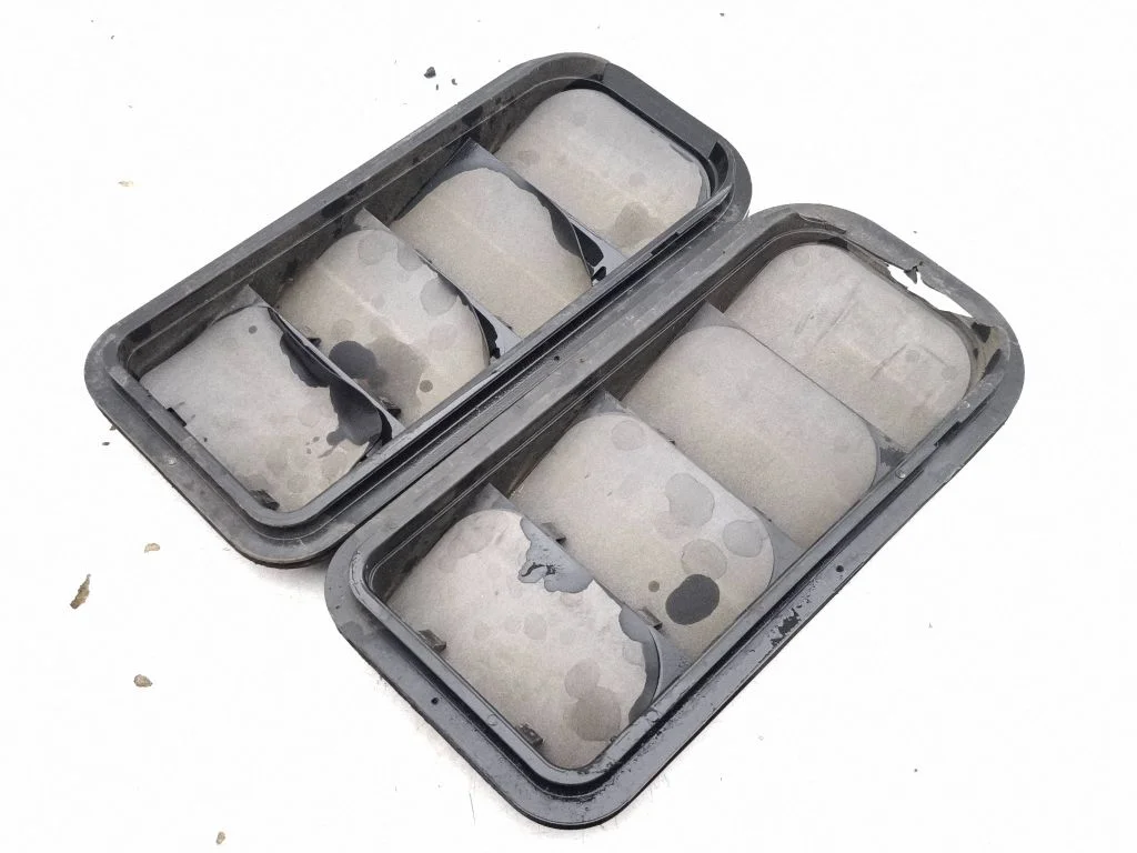 Kratka wentylacyjna (odpowietrzenie nadwozia) 7N0819465E