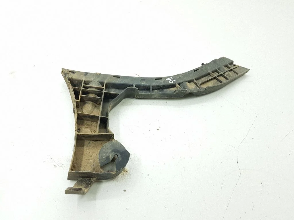 Rear bumper mounting bracket – Volvo XC60 (2009-2013)