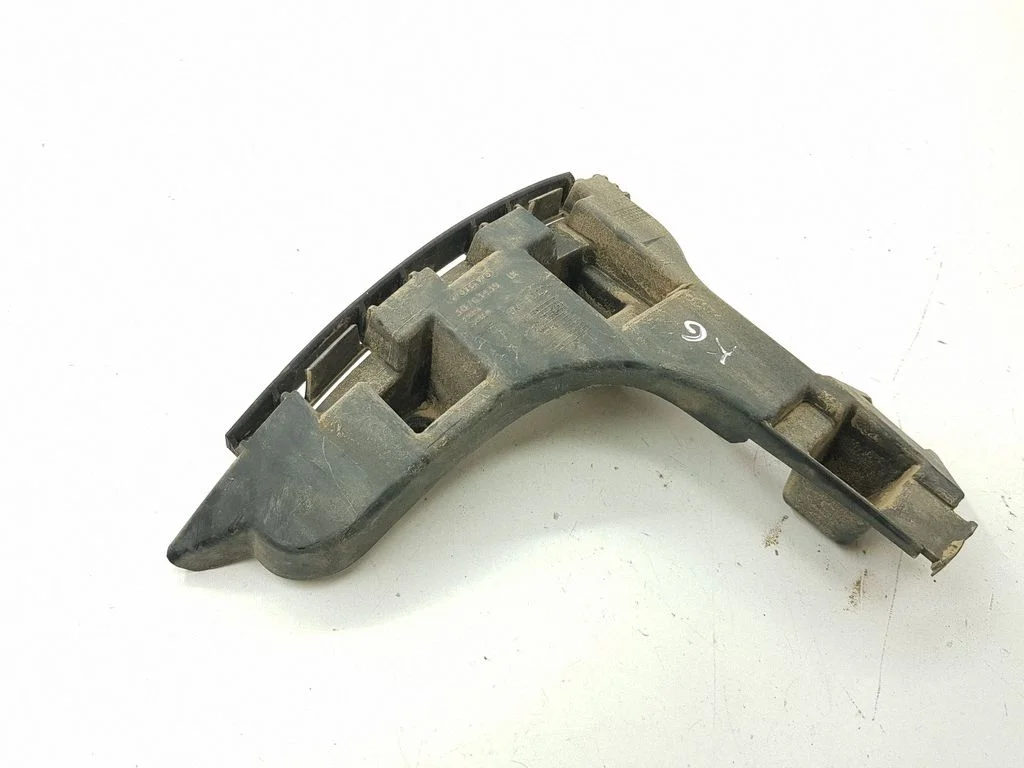 Rear bumper mounting bracket 30763439