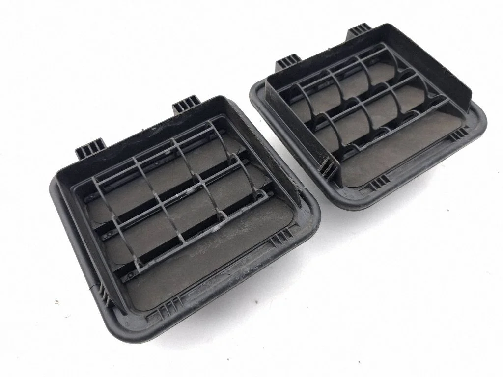 Quarter panel pressure vent 97510D3000