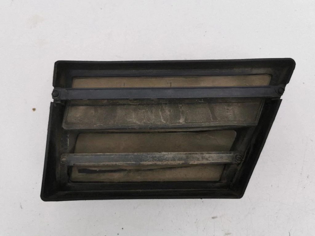 Ventilācijas režģis – labā