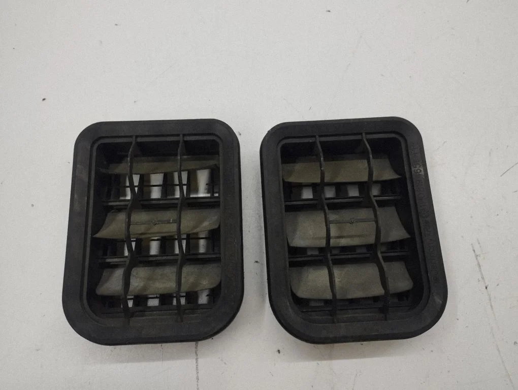 Ventilācijas režģis 1H0819465E