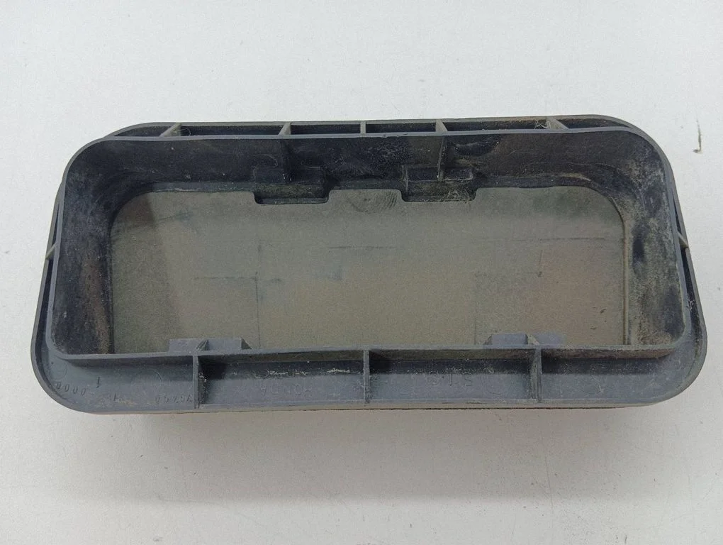 Quarter panel pressure vent 75450