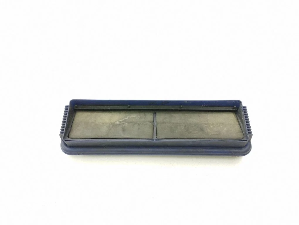 Quarter panel pressure vent – rear left