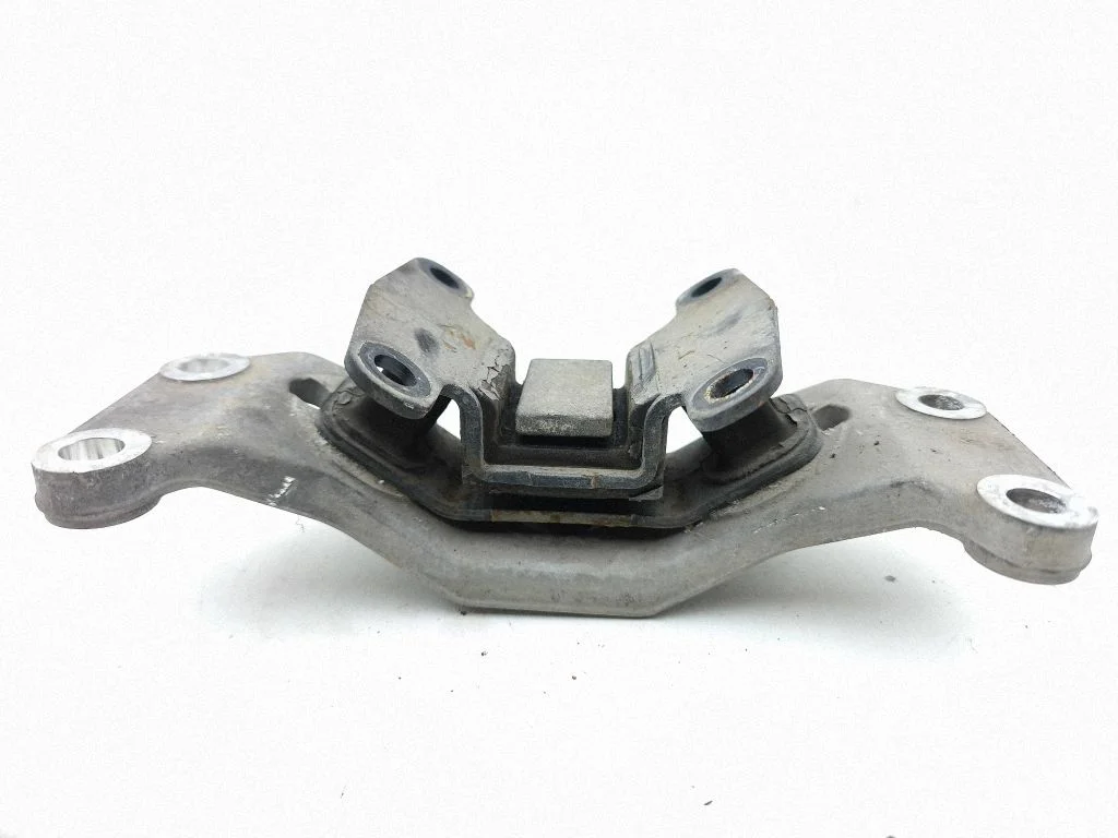 Gearbox mount 41020CA000
