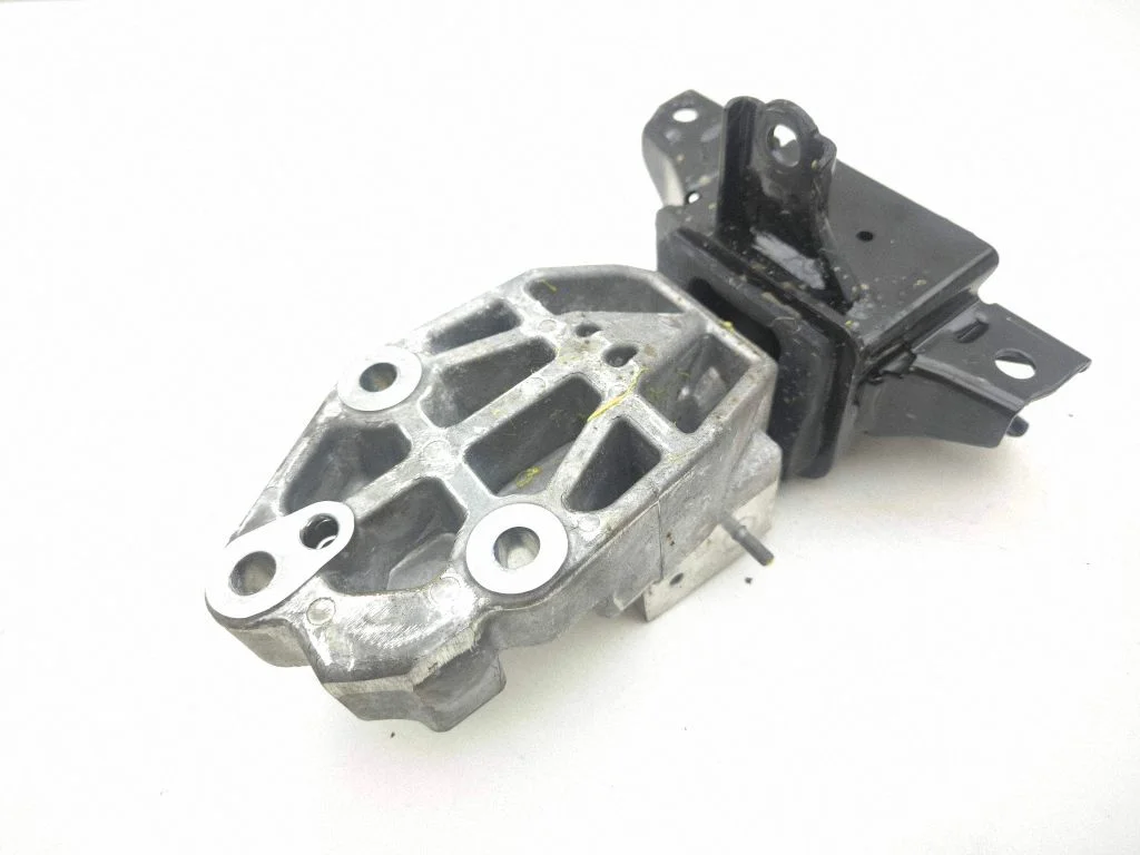 Gearbox mount 21870BF000