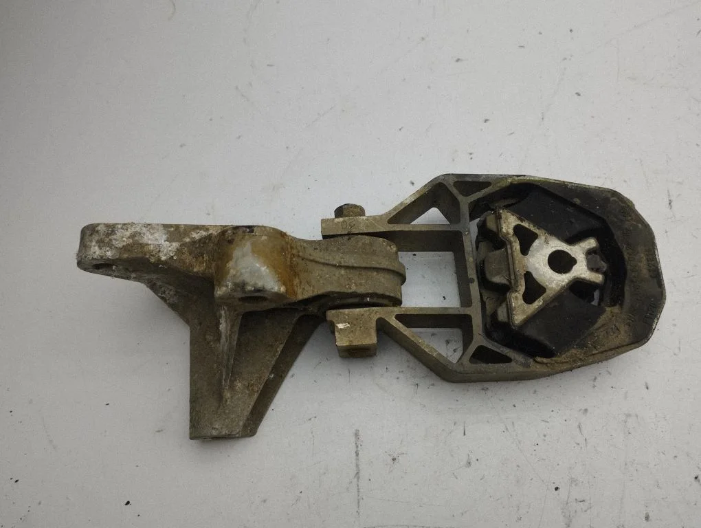 Gearbox mount CV616P082DC