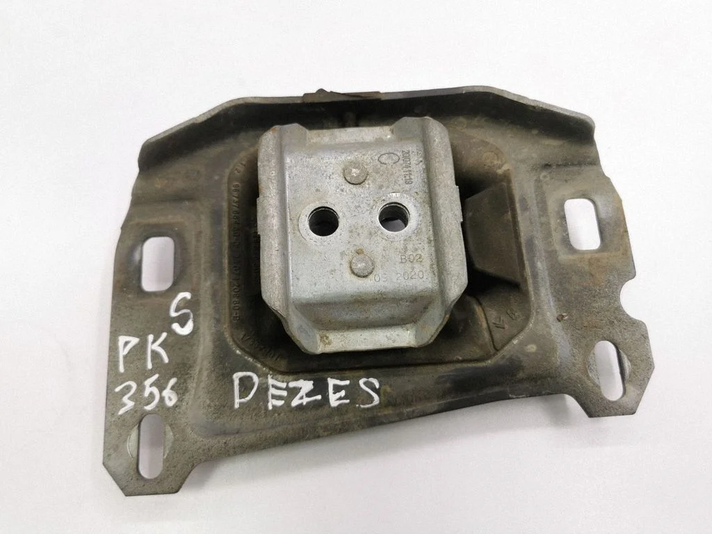 Gearbox mount 9673768480C
