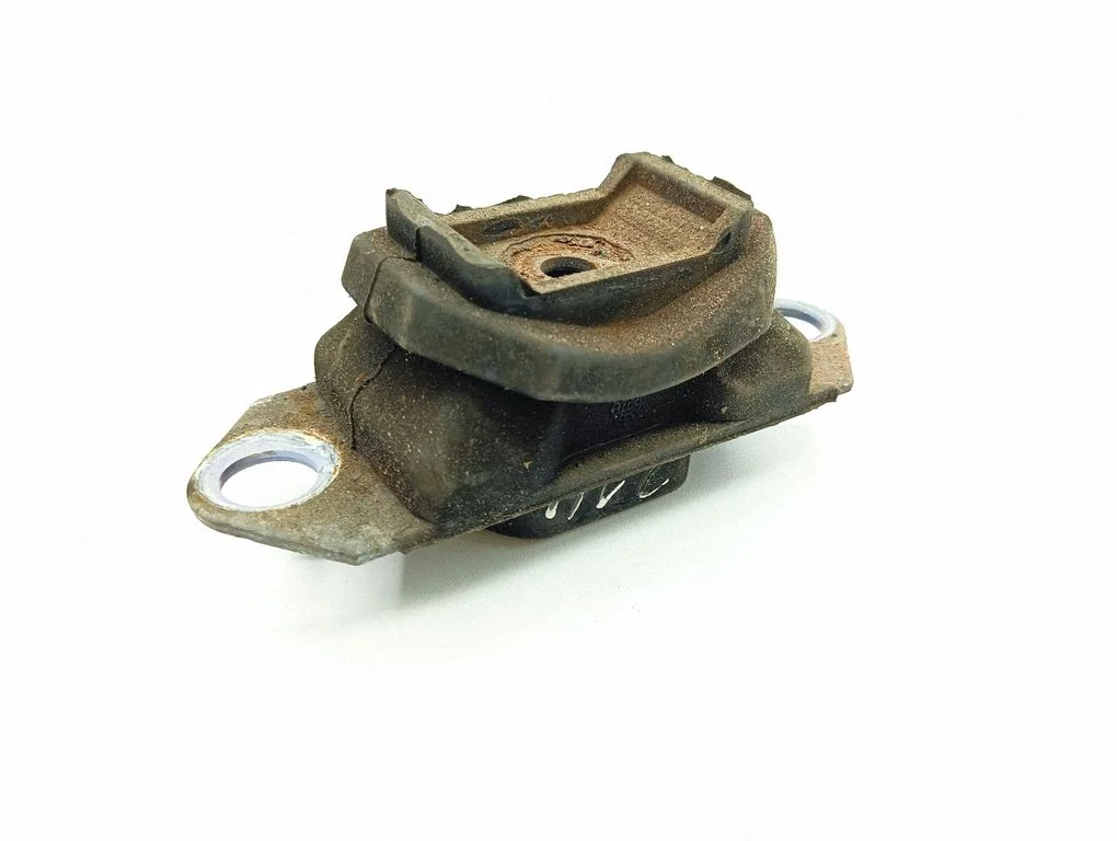 Gearbox mount – Nissan Qashqai (2006-2010)