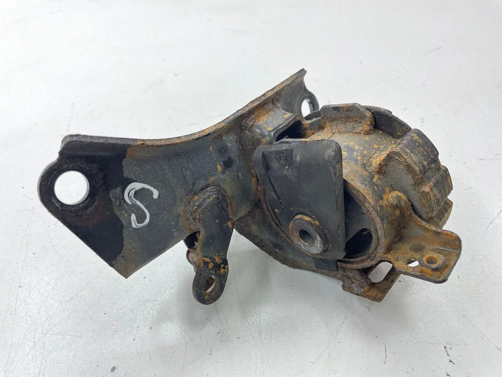 Gearbox mount – front left