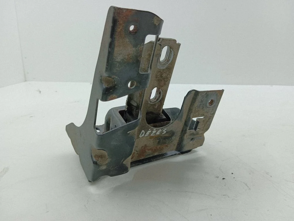 Gearbox mount 9680293680