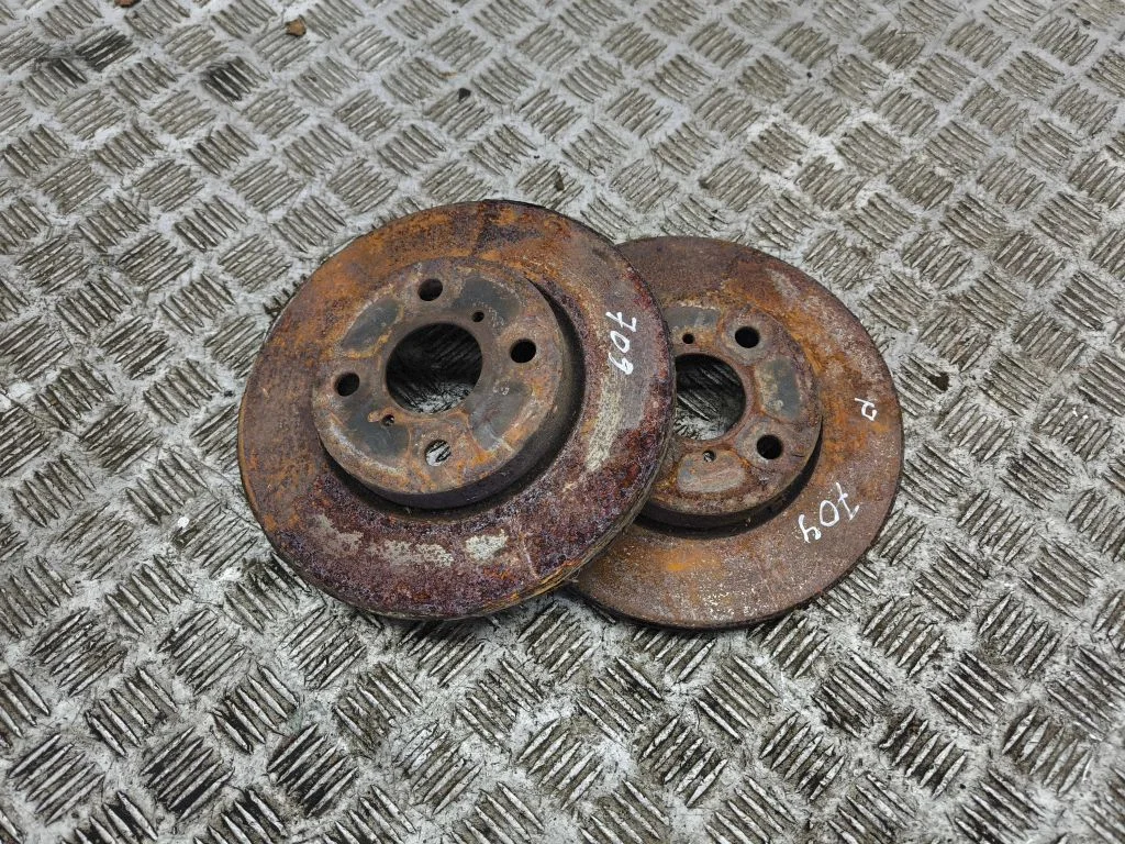 Tarcza hamulcowa przednia – Toyota Yaris (2006-2011)