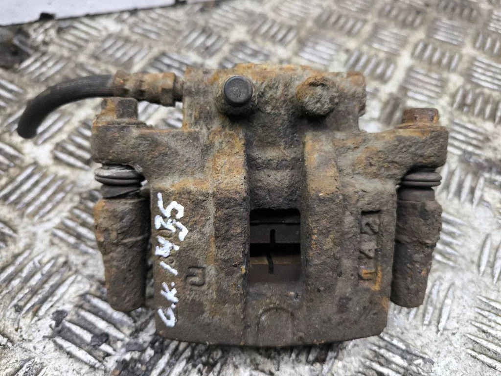 Tagumine pidurisadul – vasak