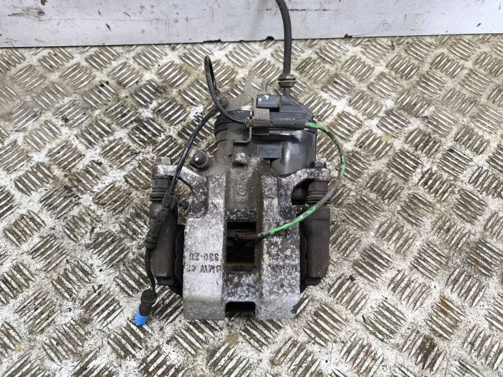 Rear brake caliper 8832480