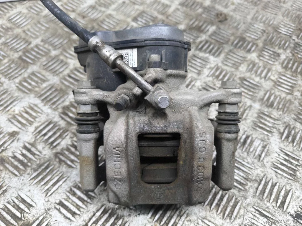 Tagumine pidurisadul 51AB1