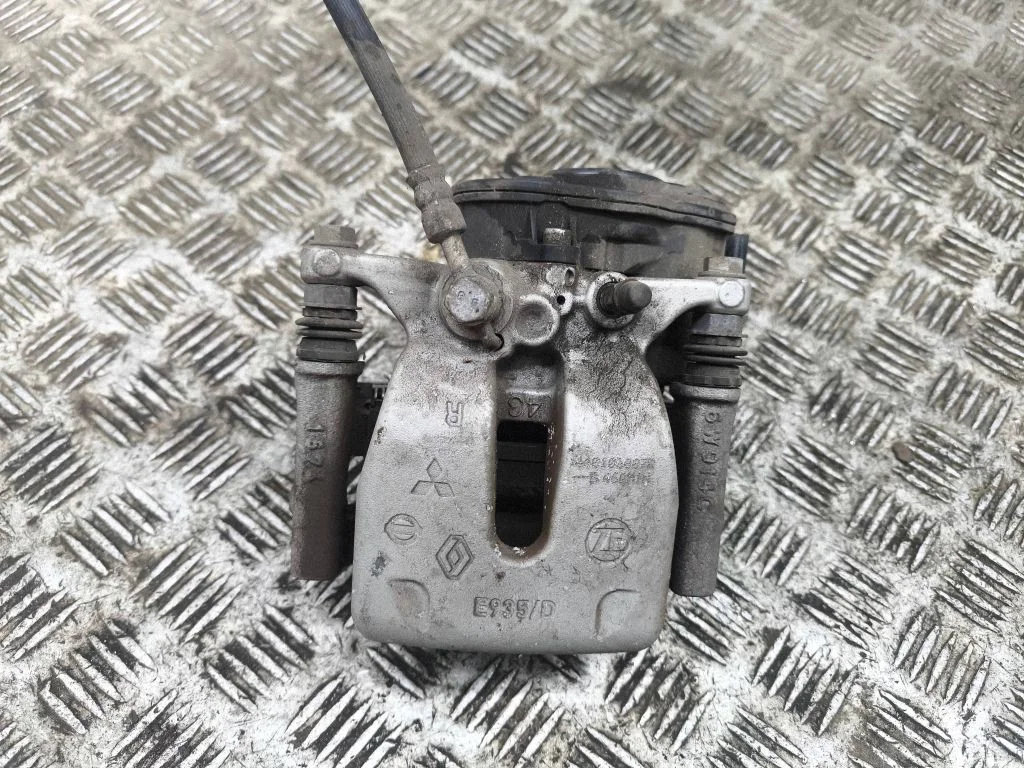 Tagumine pidurisadul 440103887R