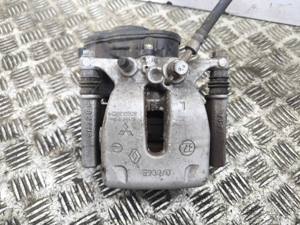 Tagumine pidurisadul 440002352R