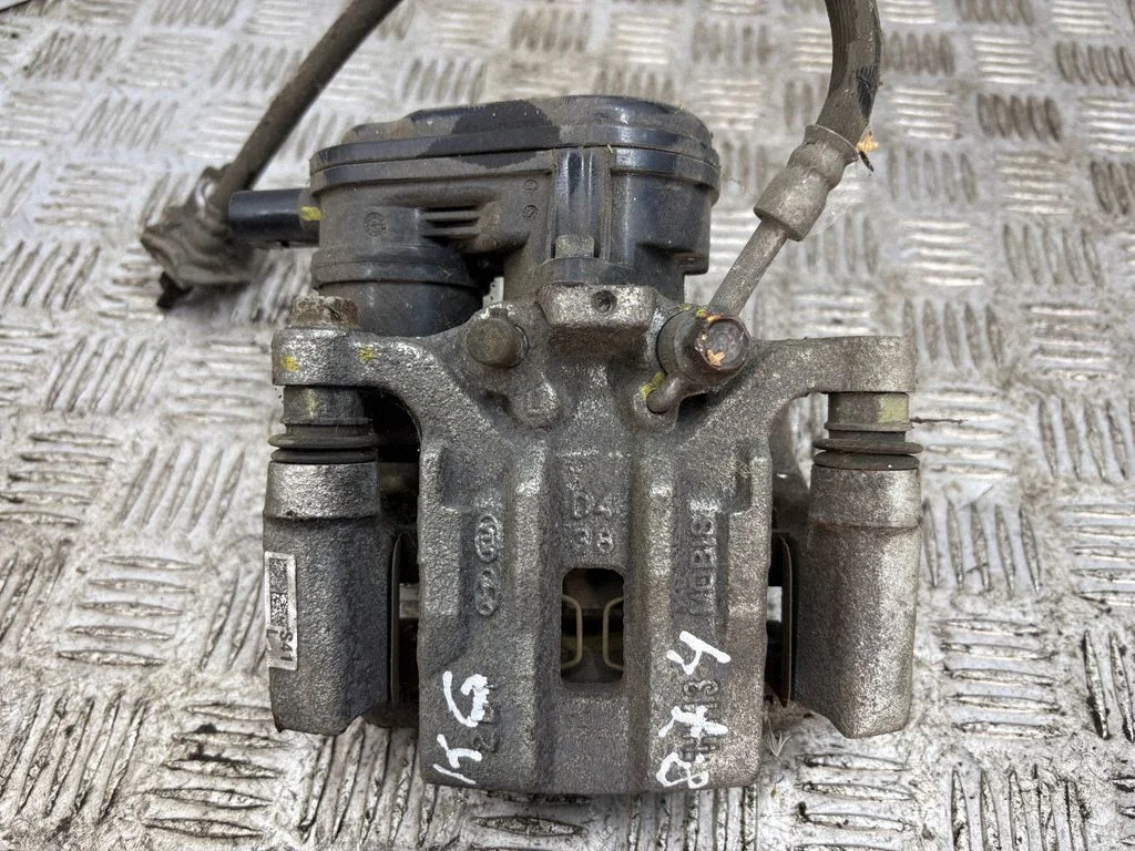 Rear brake caliper G358237700