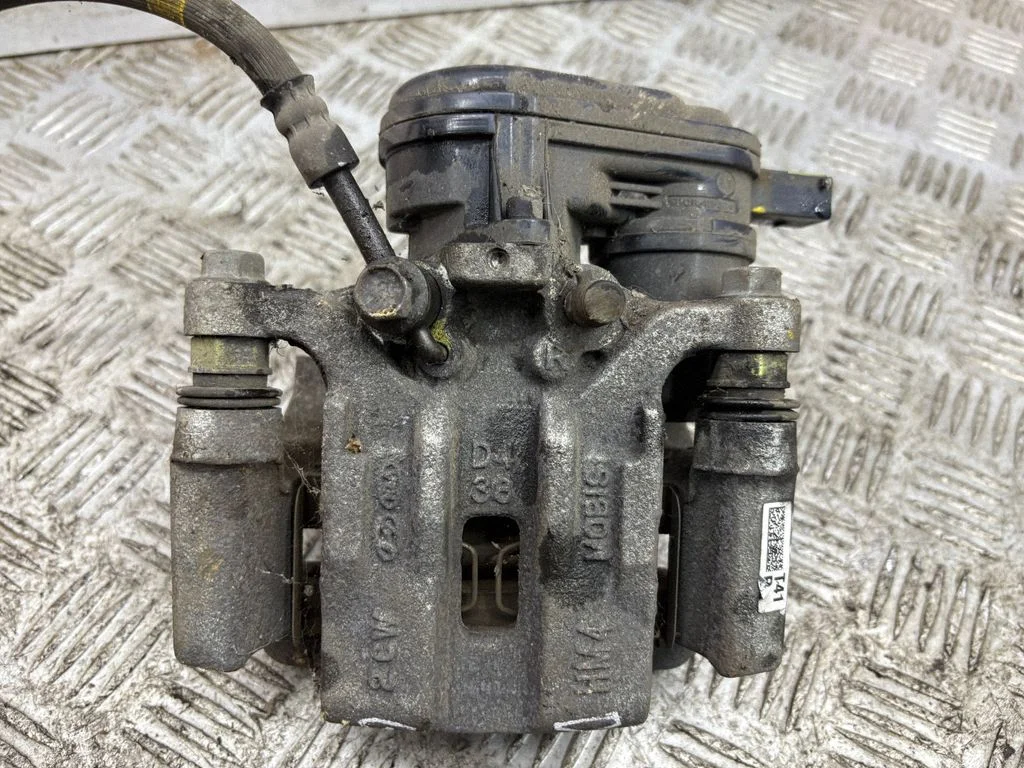 Rear brake caliper G358237700