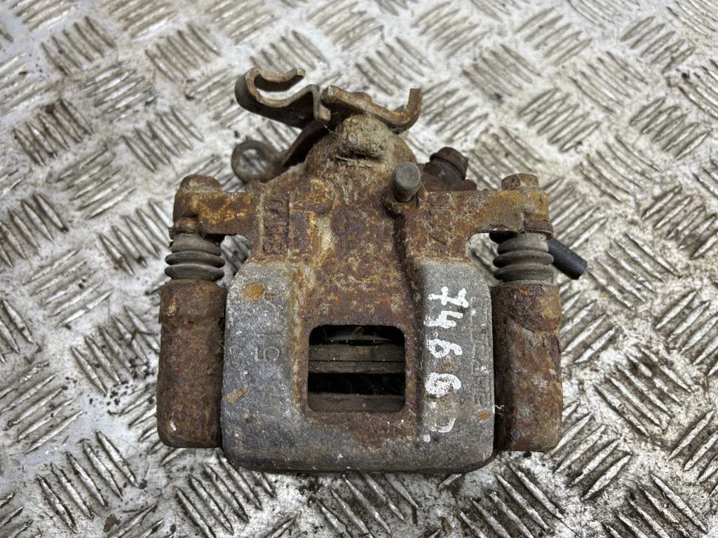 Tagumine pidurisadul – parem