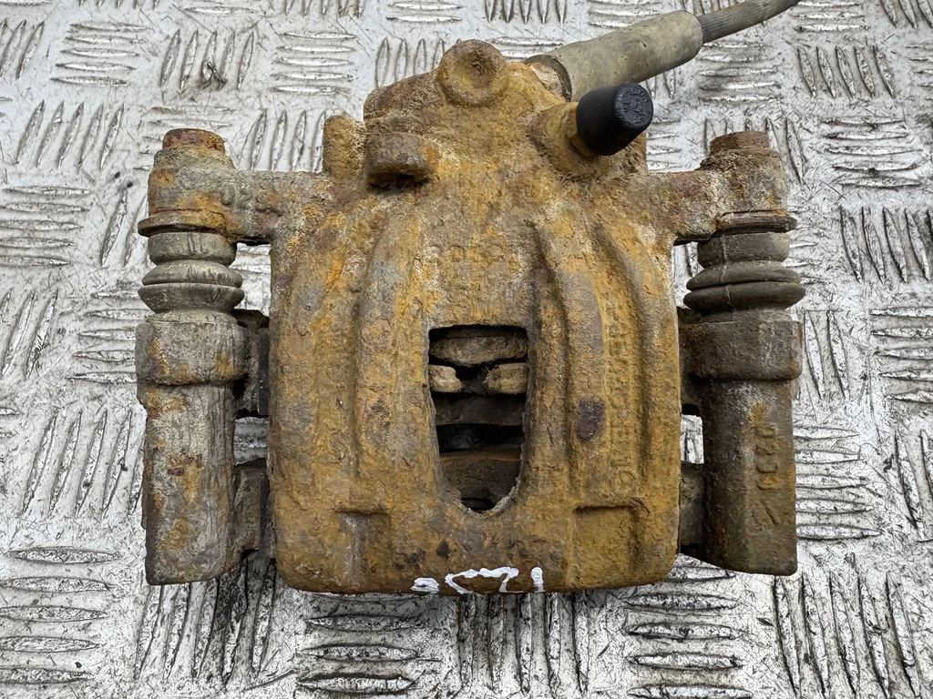 Tagumine pidurisadul – parem