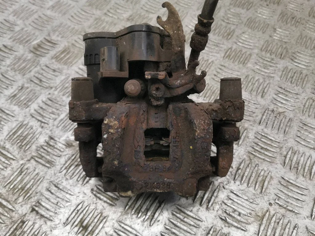 Rear brake caliper FK722K328BC