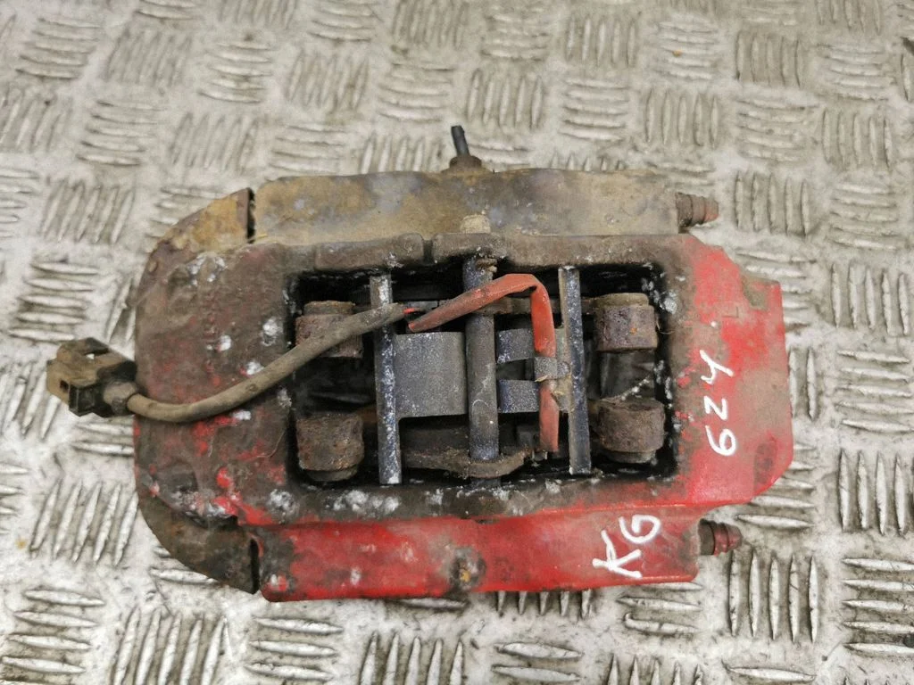 Tagumine pidurisadul – vasak