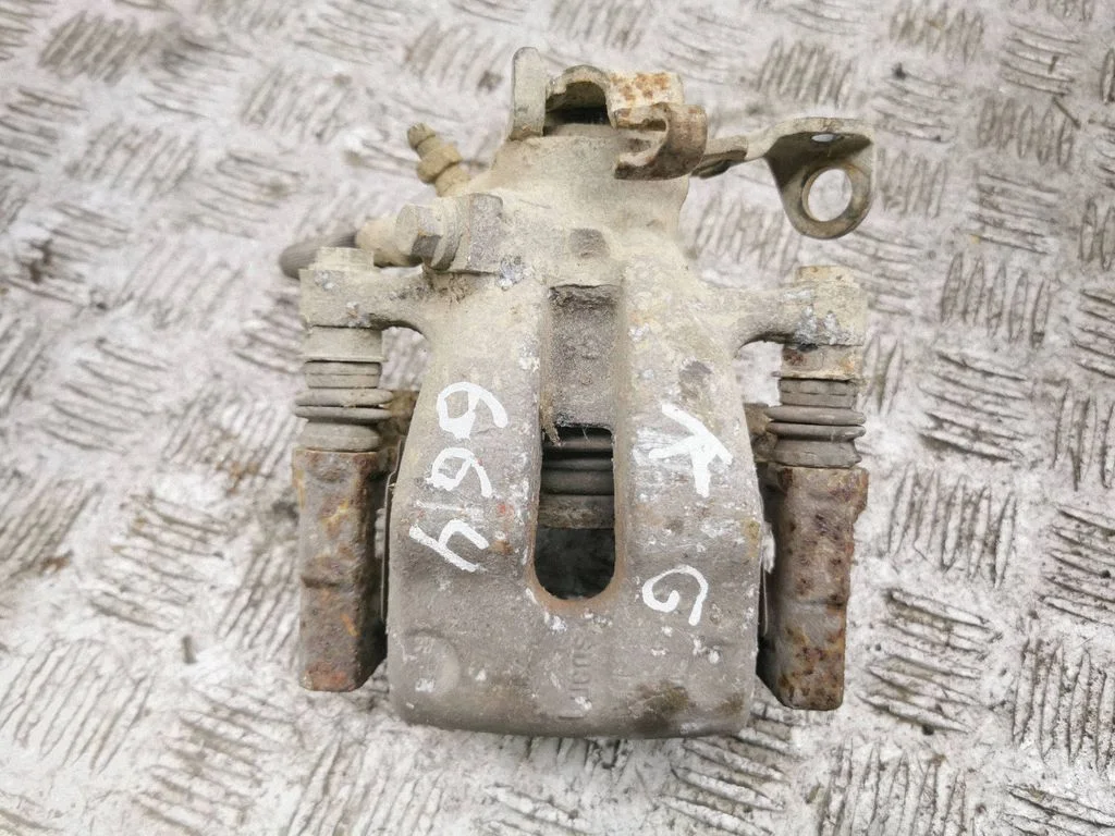Tagumine pidurisadul – vasak