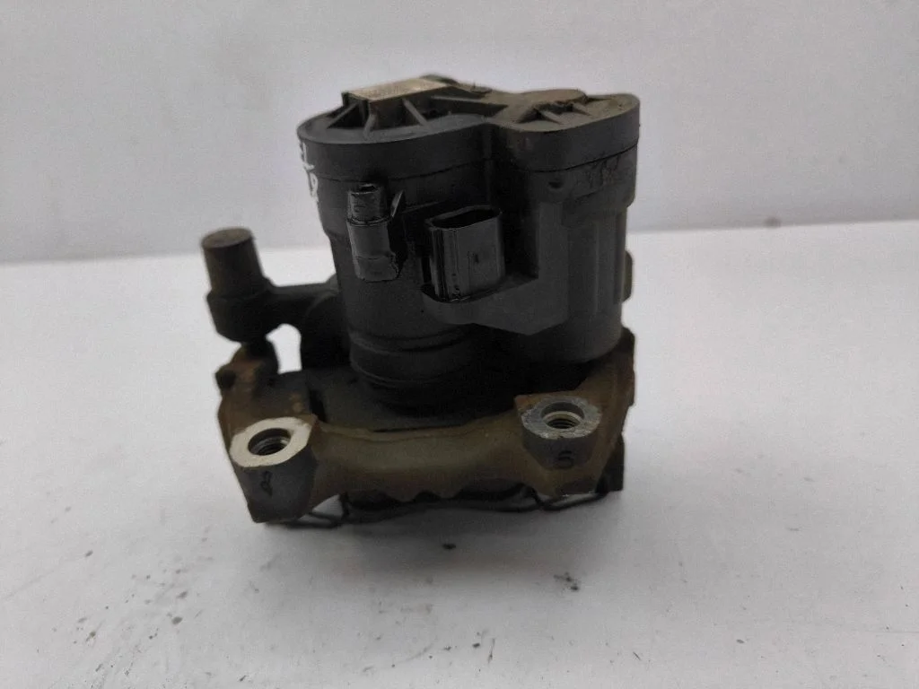 Tagumine pidurisadul 5Q0615406